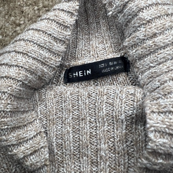 🌻SHEIN SOFT Sweater- Size Small🌻 - Picture 3 of 3